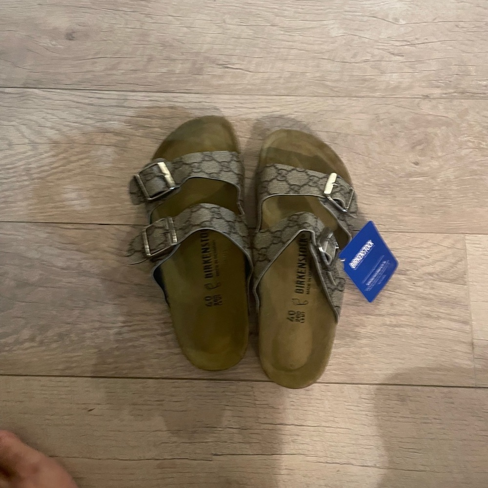 GG birks size 40 or 9-9 1/2 new with tags